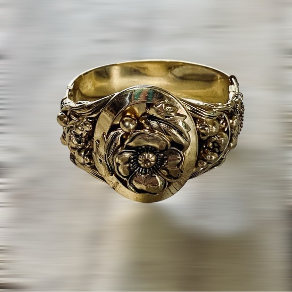 Gold Leaf Whiting & Davis — Honeypot Vintage WHITING and Davis Vintage Gold tone Bracelet